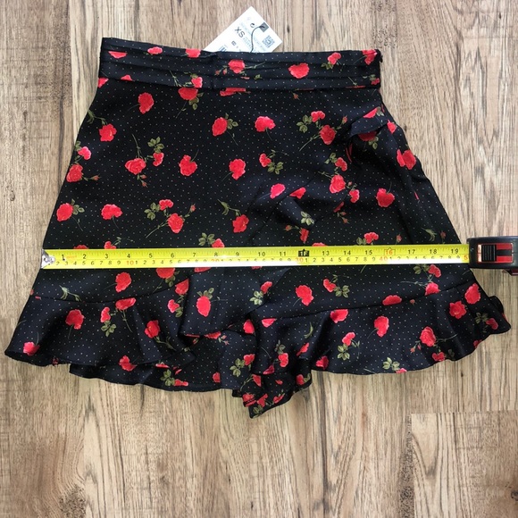 NEW!!! Zara Ruffled Rose 🌹 Print Skort - Picture 12 of 14
